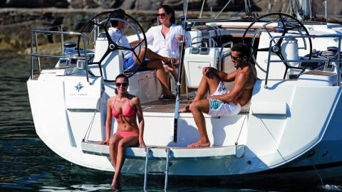 Jeanneau Sun Odyssey 519 : Tableau arrière en position ouverte Jeanneau Sun Odyssey 519 : Tableau arrière en position ouverte