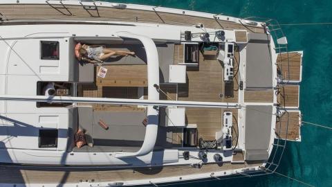 Jeanneau Yacht 64' : Cockpit vue depuis le haut du mat Jeanneau Yacht 64' : Cockpit vue depuis le haut du mat
