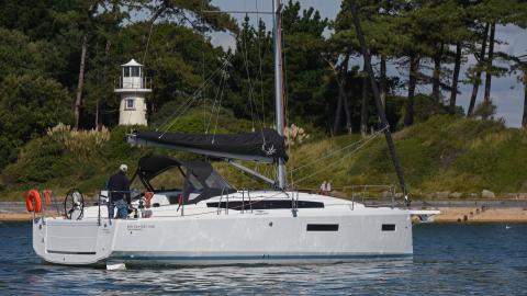 Jeanneau Sun Odyssey 380 : Au mouillage Jeanneau Sun Odyssey 380 : Au mouillage