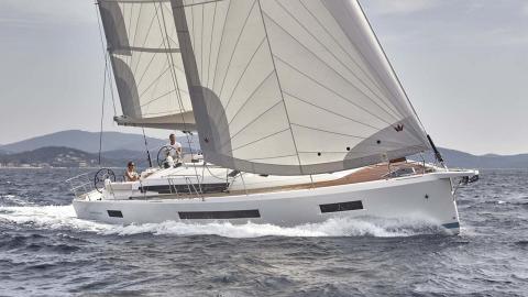Jeanneau Sun Odyssey 490 : Navigation au près Jeanneau Sun Odyssey 490 : Navigation au près