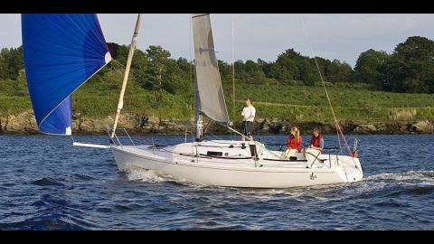 J-Boats - J-Composites J 92 S en navigation sous spinnaker J-Boats - J-Composites J 92 S en navigation sous spinnaker