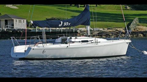 J-Boats - J-Composites J 92 S au mouillage J-Boats - J-Composites J 92 S au mouillage