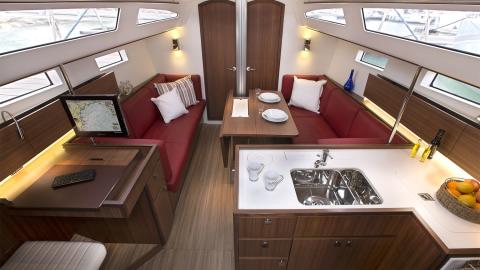 J-Boats - J-Composites J 122 E : cuisine et carré J-Boats - J-Composites J 122 E : cuisine et carré