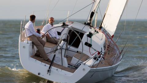 J-Boats - J-Composites J 122 E : barre à roue J-Boats - J-Composites J 122 E : barre à roue