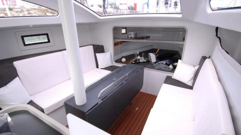 RM Yachts RM 1060 : Vue générale du cockpit RM Yachts RM 1060 : Vue générale du cockpit