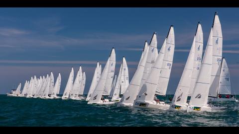 J-Boats - J-Composites J 70 ligne de départ J-Boats - J-Composites J 70 ligne de départ