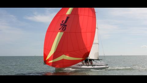 J-Boats - J-Composites J 70 avec spinnaker asymétrique J-Boats - J-Composites J 70 avec spinnaker asymétrique