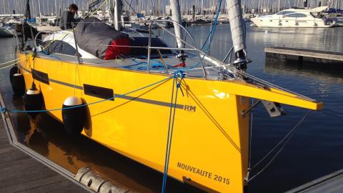 RM 1070: L'étrave est inversée, la delphinière intègre le davier RM 1070: L'étrave est inversée, la delphinière intègre le davier