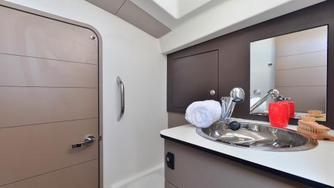 RM 1070: Cabinet de toilette RM 1070: Cabinet de toilette