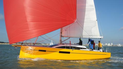 RM 1070: Navigation sous gennaker RM 1070: Navigation sous gennaker