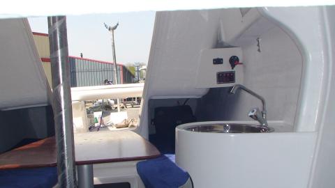 Astus 22 : vue depuis le couchage avant Astus 22 : vue depuis le couchage avant