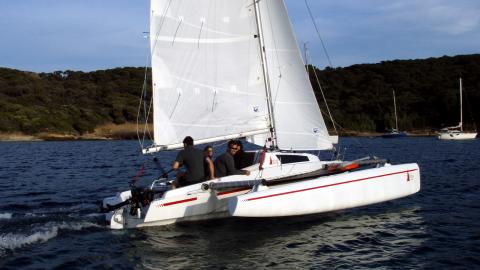 Astus 22 : sous voiles Astus 22 : sous voiles