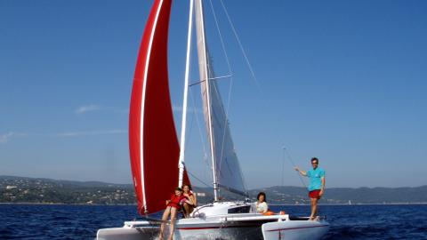 Astus 22 : navigation avec gennaker Astus 22 : navigation avec gennaker