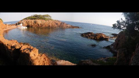 Astus 22 : au mouillage Astus 22 : au mouillage