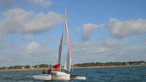 Astus 24 : navigation au près Astus 24 : navigation au près