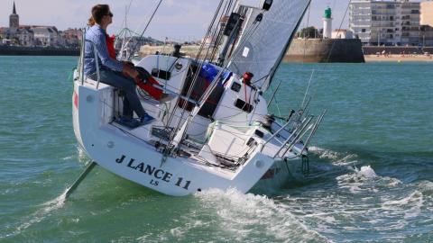 J 11 SH: Navigation au près vue arrière J 11 SH: Navigation au près vue arrière