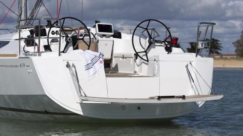 Jeanneau Sun Odyssey 419 : Tableau arrière Jeanneau Sun Odyssey 419 : Tableau arrière