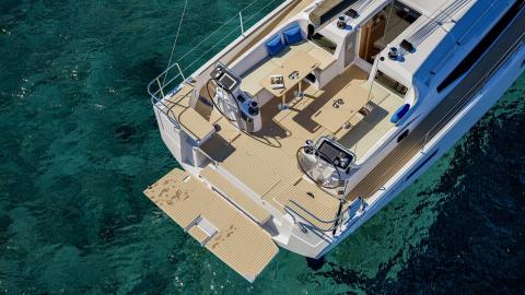 Jeanneau Sun Odyssey 455 : vue cockpit et plateforme
