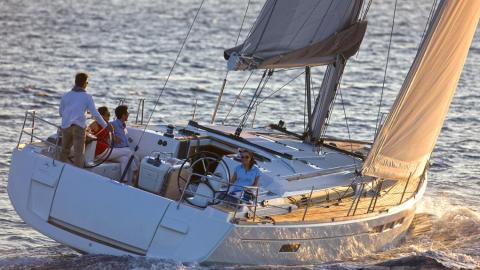 Jeanneau Sun Odyssey 519 : Navigation au près bord amure Jeanneau Sun Odyssey 519 : Navigation au près bord amure