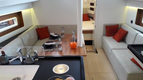 RM Yachts RM 1180 : un carré lumineux RM Yachts RM 1180 : un carré lumineux