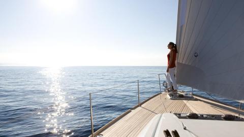 Jeanneau Sun Odyssey 519 : Pont et passe avant bâbord Jeanneau Sun Odyssey 519 : Pont et passe avant bâbord