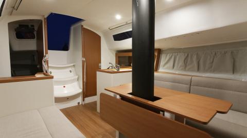 J-Boats - J-Composites J 99 : un intérieur lumineux J-Boats - J-Composites J 99 : un intérieur lumineux