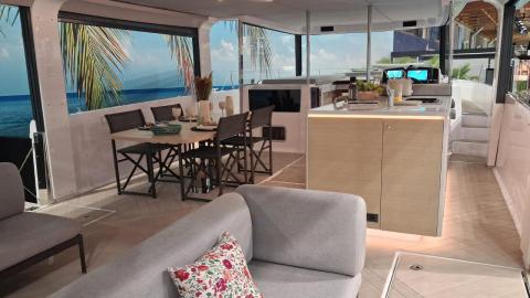 Jeanneau Sea Loft 480 : un intérieur spacieux