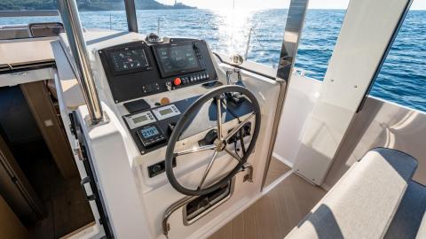 Jeanneau Sea Loft 480 : Poste de barre