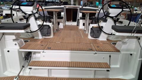 Jeanneau Sun Odyssey 455 : un large cockpit avec double barre à roue