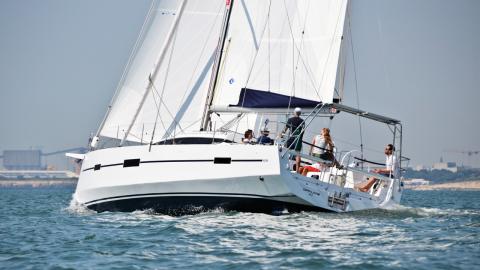 RM Yachts RM 1370: Au près bâbord amure RM Yachts RM 1370: Au près bâbord amure
