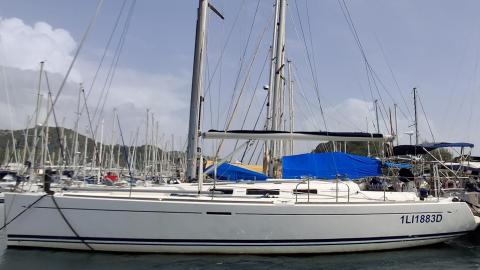 Dufour 40 Performance : En marina
