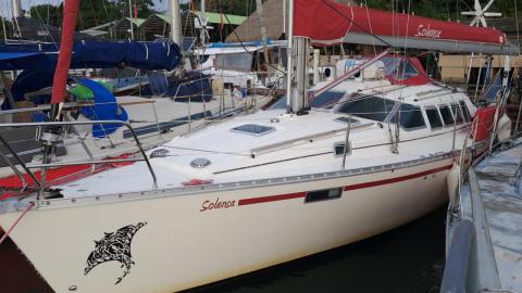 Bénéteau Evasion 36 : A quai marina Rio Dulce