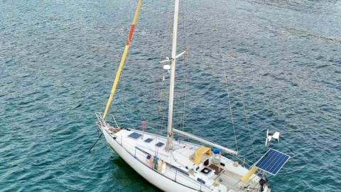 Yachting France Jouët 37 : Au mouillage en Martinique