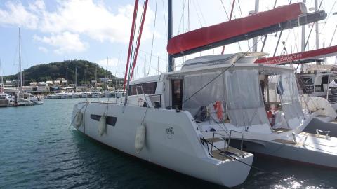 NEEL-TRIMARANS NEEL 47 : Au ponton A&C Yacht du Marin