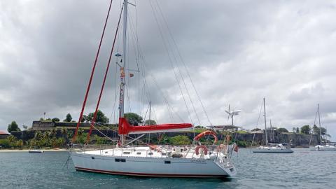 Bénéteau Oceanis 440 : Au mouillage en Martinique