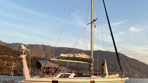 Alubat Ovni 39 : Au mouillage