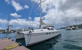Alliaura Marine Privilège 495 : En marina sur le ponton A&C Yachts