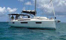 Jeanneau Sun Odyssey 440 : Au mouillage de Sainte Anne en Martinique