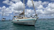 Alubat Ovni 43 : Au mouillage en Marinique