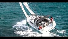 Jeanneau Sun Odyssey 440 Moon sous voiles Jeanneau Sun Odyssey 440 Moon sous voiles