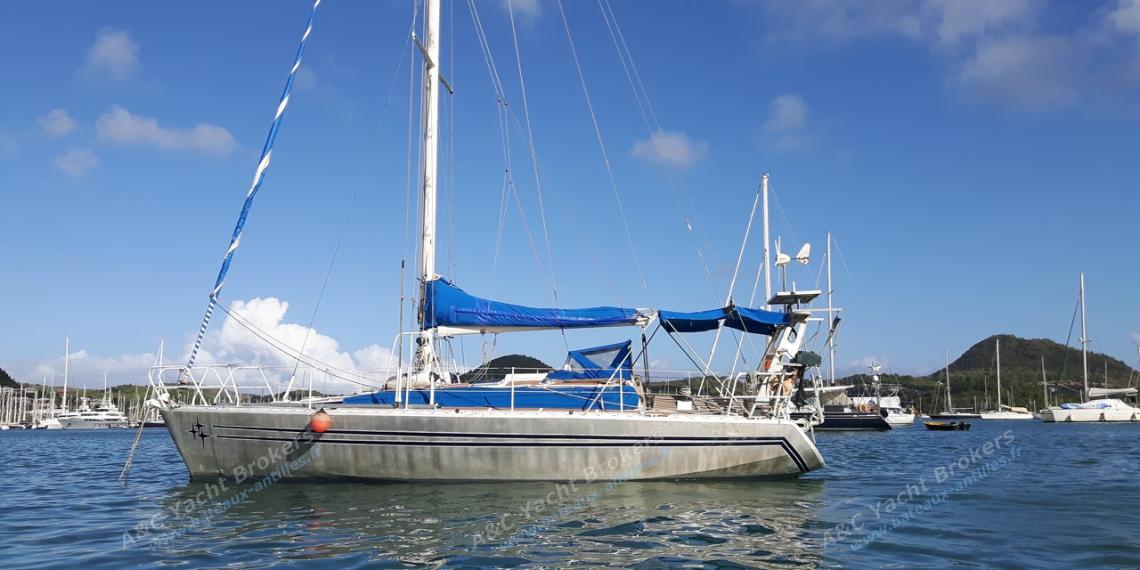 Via 36' : Mouillage du Marin Via 36' : Mouillage du Marin