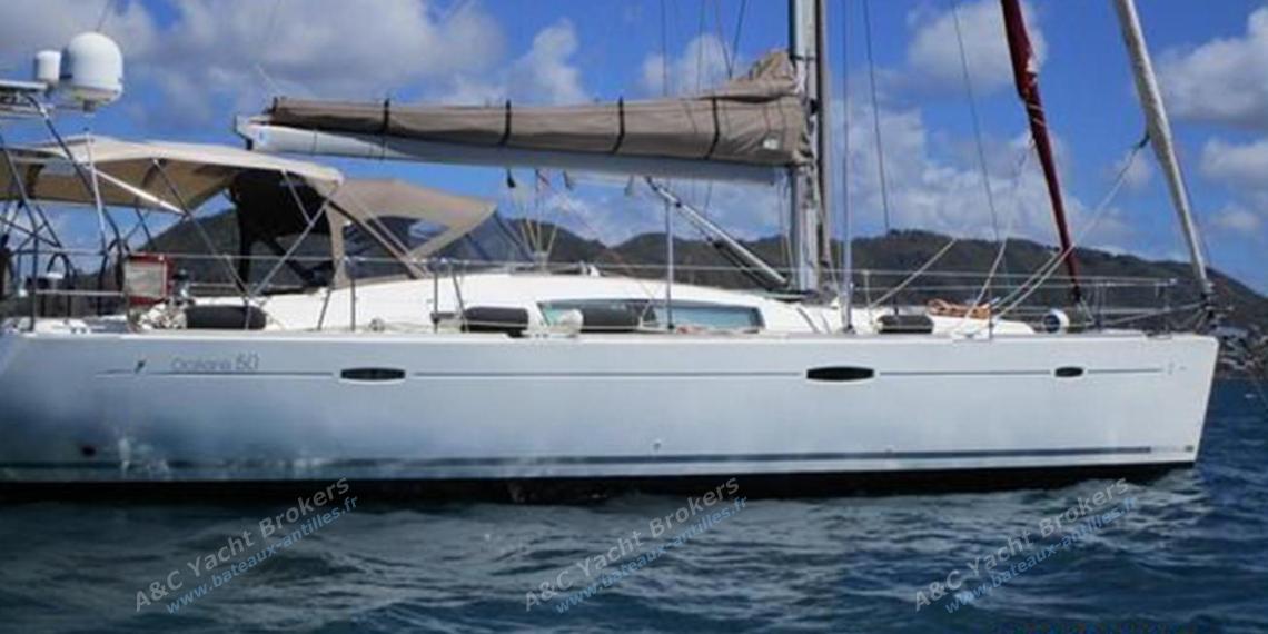 Oceanis 50 : Le bateau au mouillage Oceanis 50 : Le bateau au mouillage