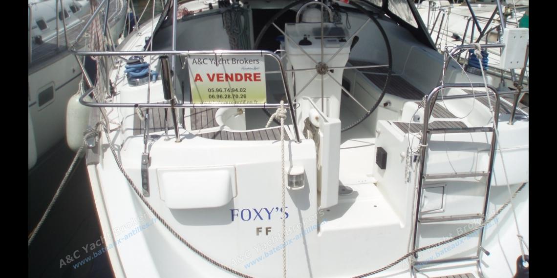 En marina vue depuis le ponton - Beneteau Oceanis 423, Occasion (2003) - Martinique (Ref 271) En marina vue depuis le ponton - Beneteau Oceanis 423, Occasion (2003) - Martinique (Ref 271)