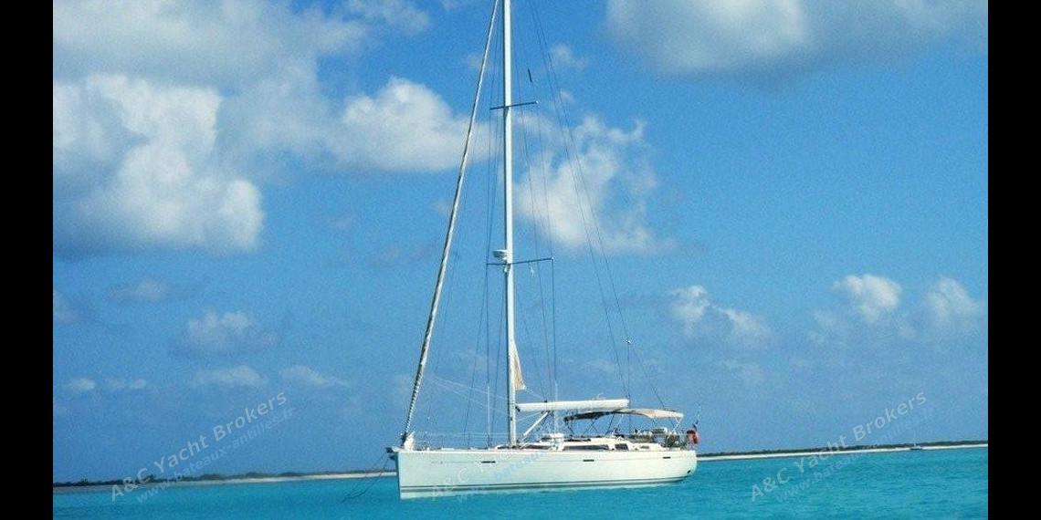 Au mouillage en Caraïbes - Dufour Yachts Dufour 525 Grand'Large, Occasion (2008) - Guadeloupe (Ref 360) Au mouillage en Caraïbes - Dufour Yachts Dufour 525 Grand'Large, Occasion (2008) - Guadeloupe (Ref 360)