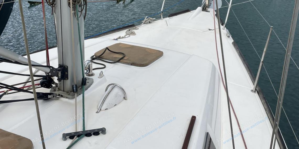 Dufour 375 Grand Large : Pont avant Dufour 375 Grand Large : Pont avant