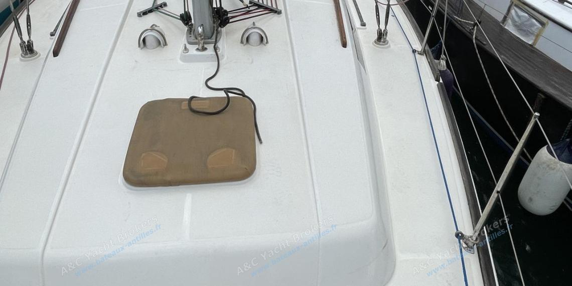 Dufour 375 Grand Large : Roof vu depuis l'étrave Dufour 375 Grand Large : Roof vu depuis l'étrave