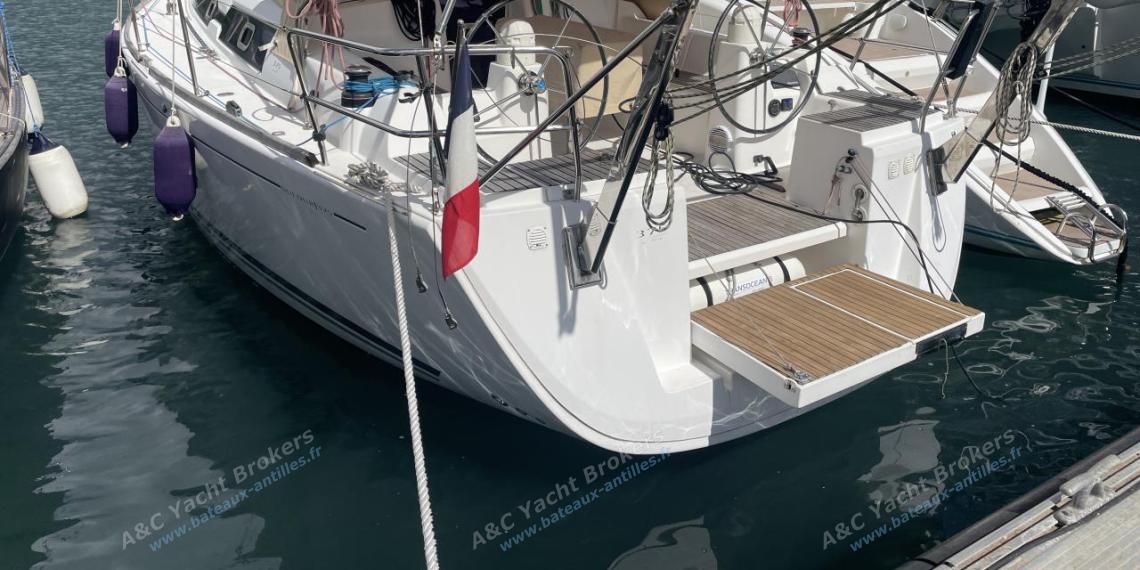 Dufour 375 Grand Large : Au ponton A&C Yacht du Marin Dufour 375 Grand Large : Au ponton A&C Yacht du Marin