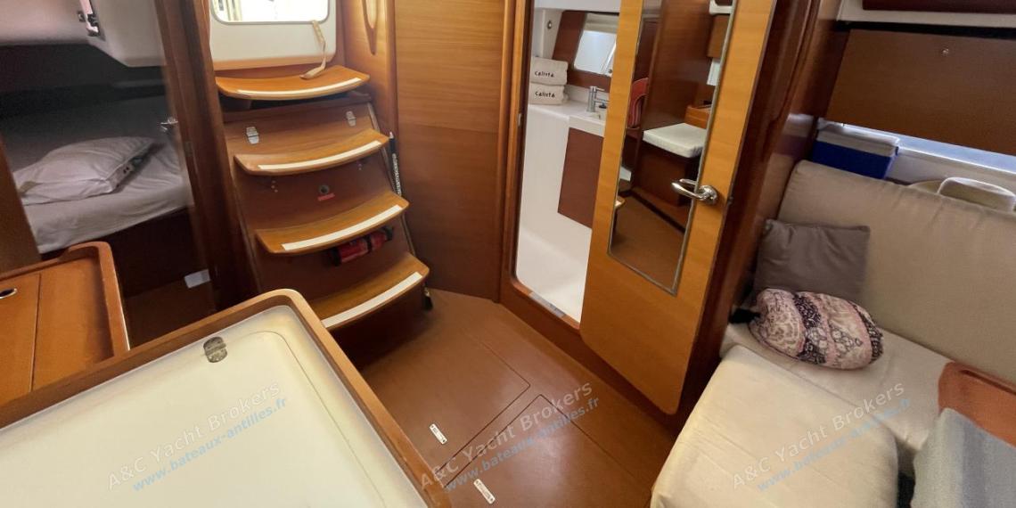 Dufour 375 Grand Large : Carré autre vue Dufour 375 Grand Large : Carré autre vue