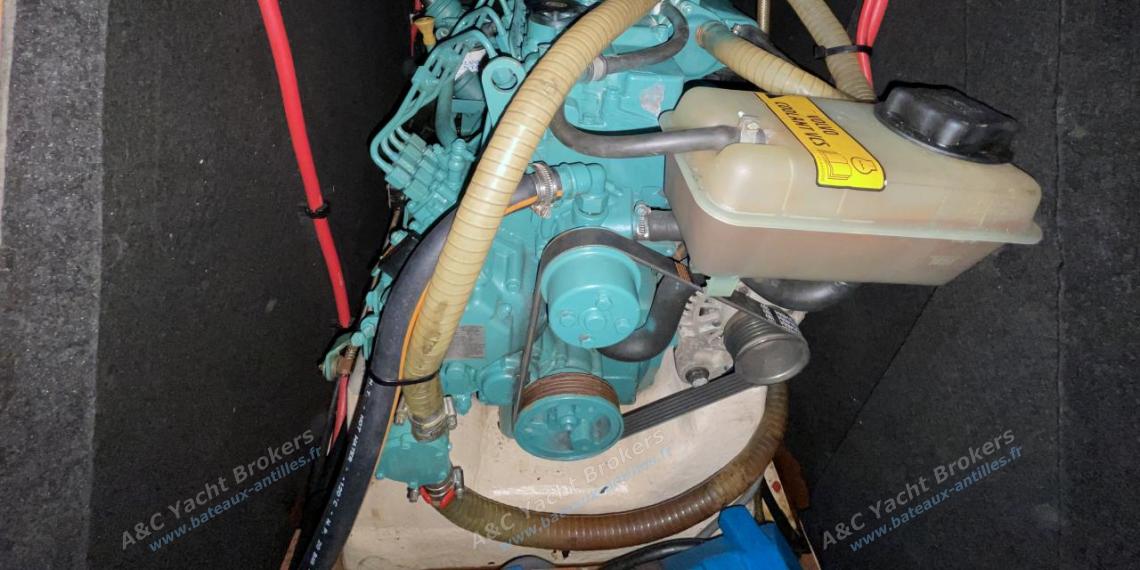 Dufour 375 Grand Large : Moteur Volvo D2-40 Dufour 375 Grand Large : Moteur Volvo D2-40