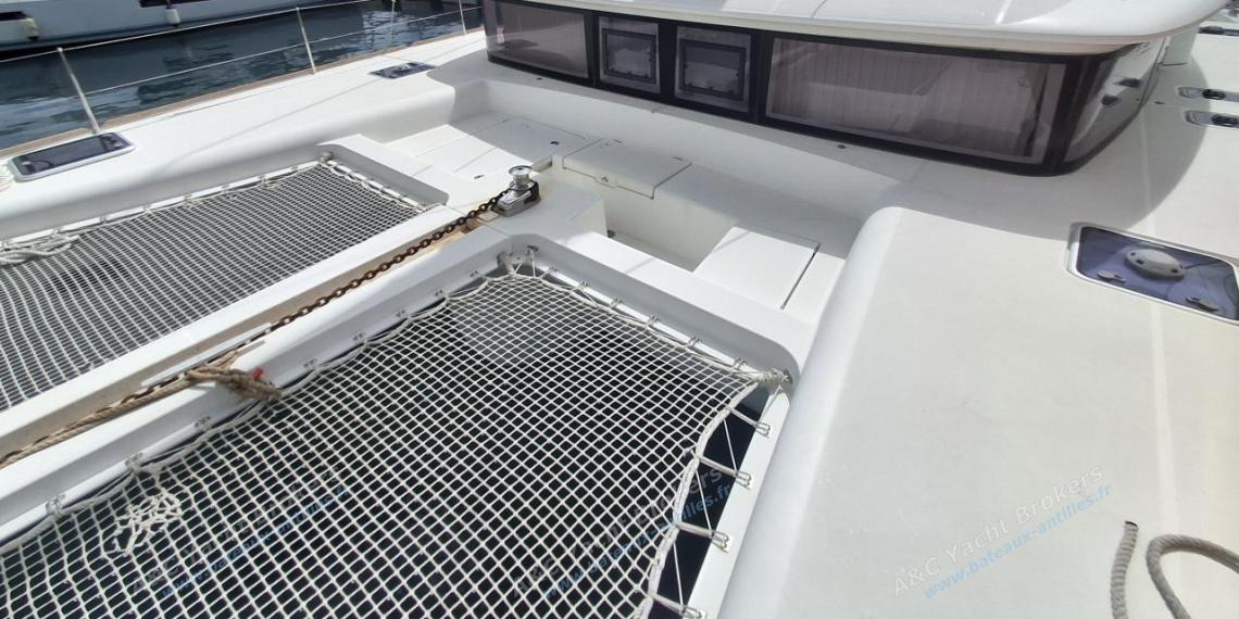 Lagoon 450F : Roof vu depuis l'étrave bâbord Lagoon 450F : Roof vu depuis l'étrave bâbord